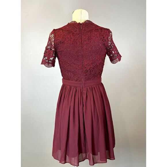 Lulus Angel in Disguise Lace Dress in Burgundy Size S - Picture 3 of 4